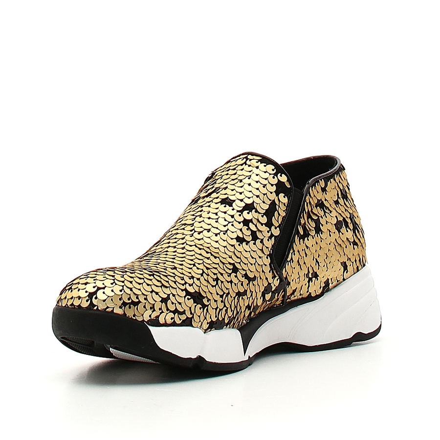 SNEAKERSY UMA PARKER