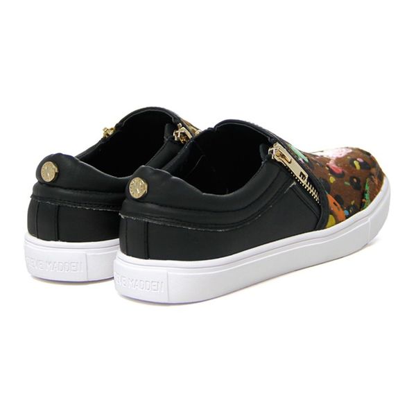 SLIP-ONY STEVE MADDEN