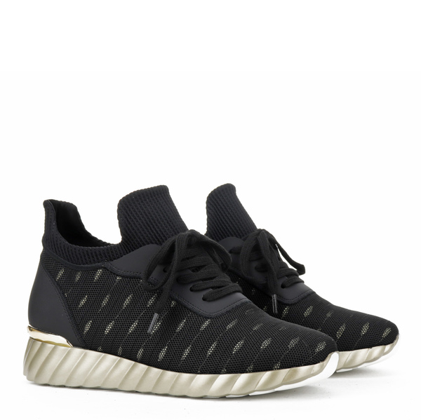 SNEAKERSY UMA PARKER