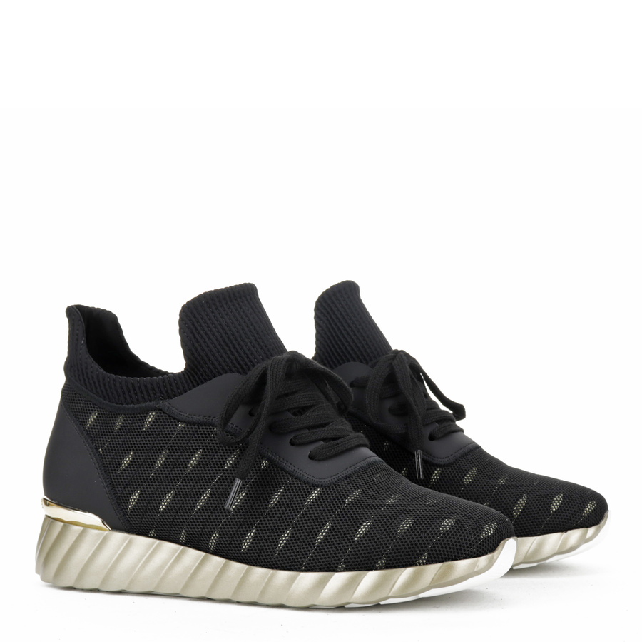 SNEAKERSY UMA PARKER