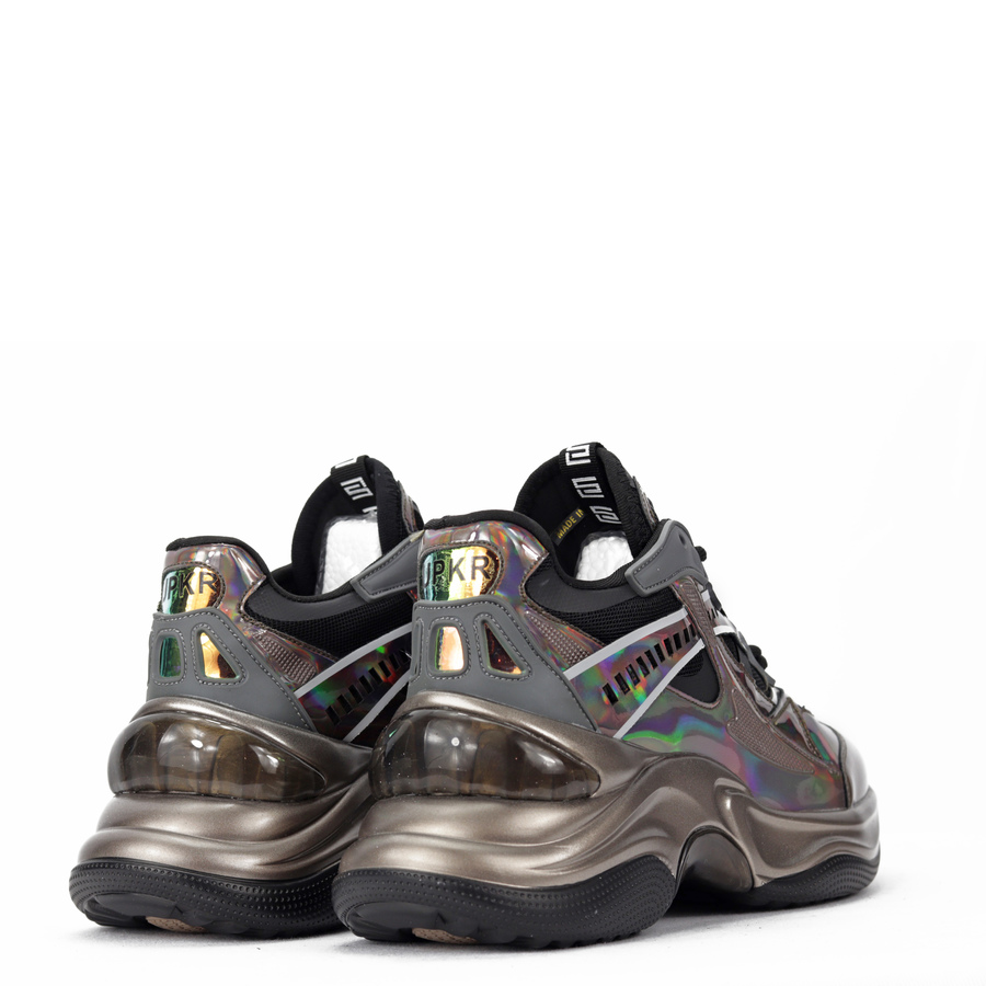 SNEAKERSY UMA PARKER