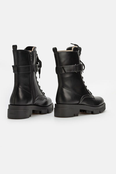 BOTKI  GUESS