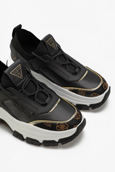 SNEAKERSY GUESS
