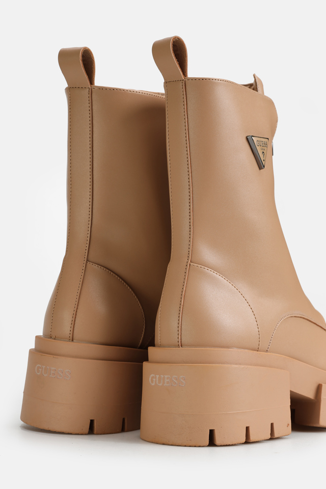BOTKI  GUESS