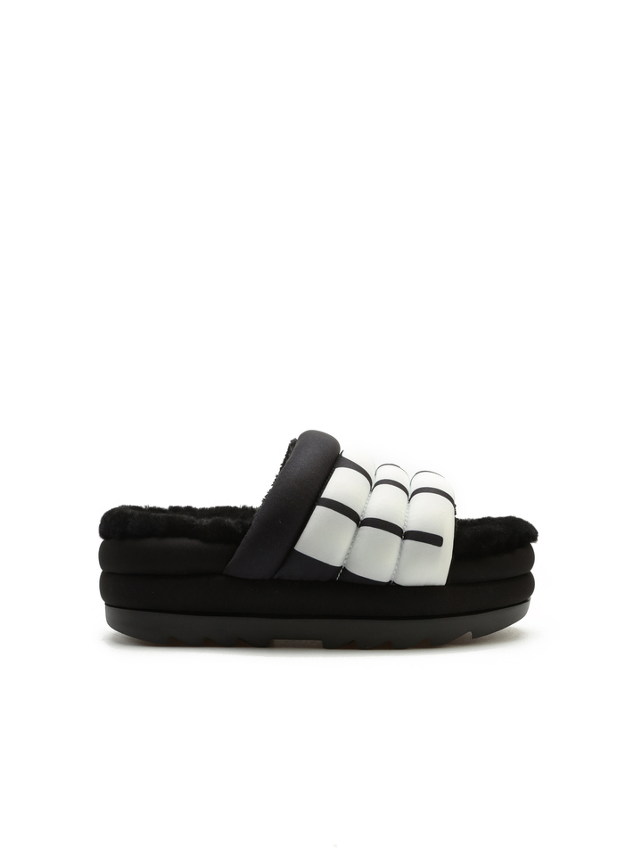 KLAPKI UGG MAXI SLIDE LOGO BLACK
