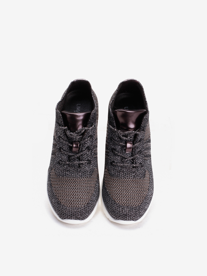 SNEAKERSY UMA PARKER