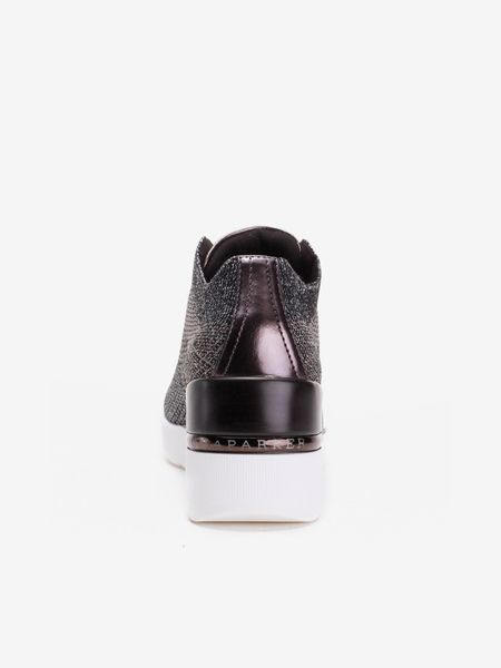 SNEAKERSY UMA PARKER