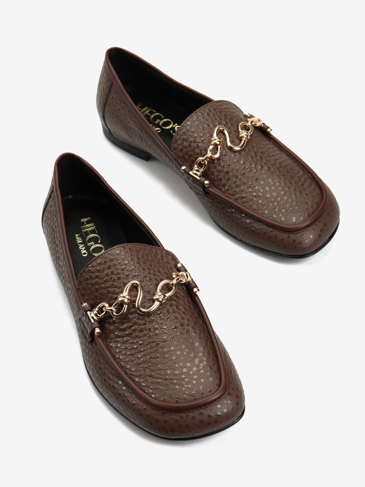 BRĄZOWE MOKASYNY Z OZDOBNYM ŁAŃCUCHEM HEGO'S Milano