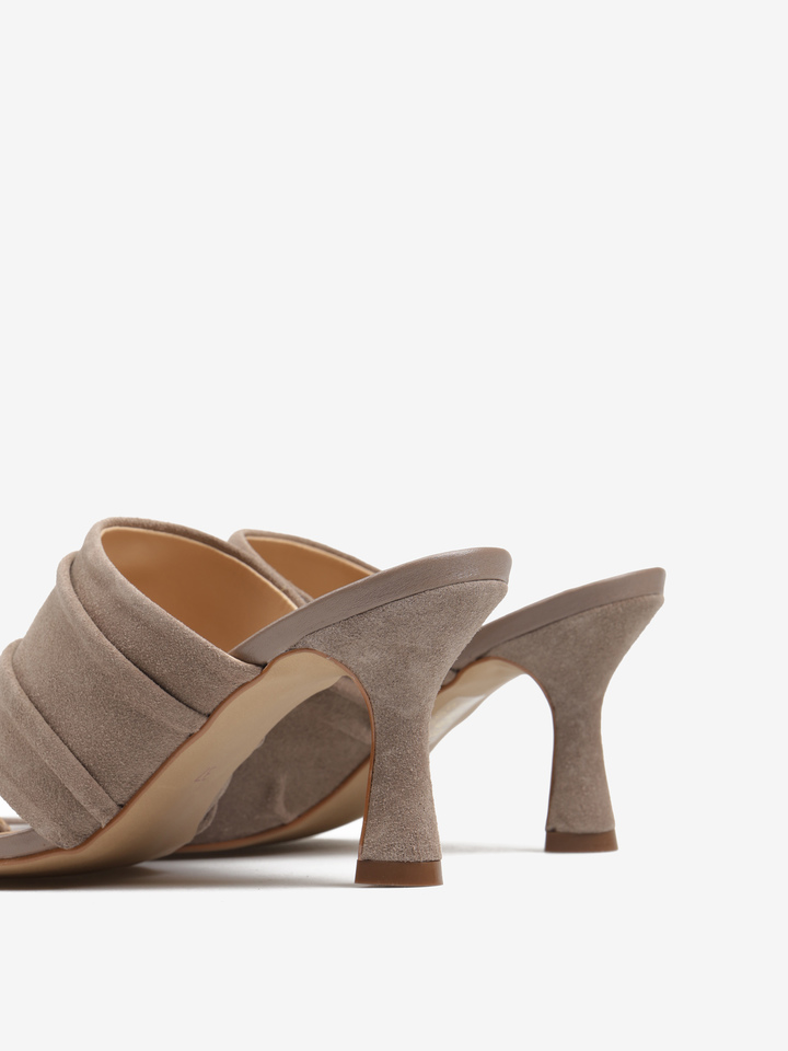 ZAMSZOWE KLAPKI NA OBCASIE  HEGO'S MILANO