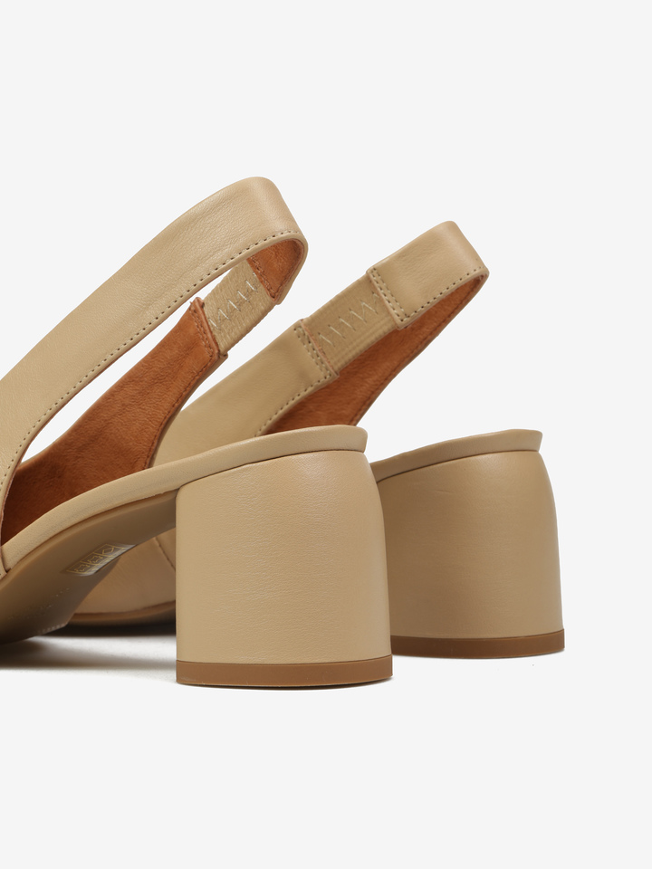 BEŻOWE CZÓŁENKA  Z ODKRYTĄ PIĘTĄ HEGO'S MILANO