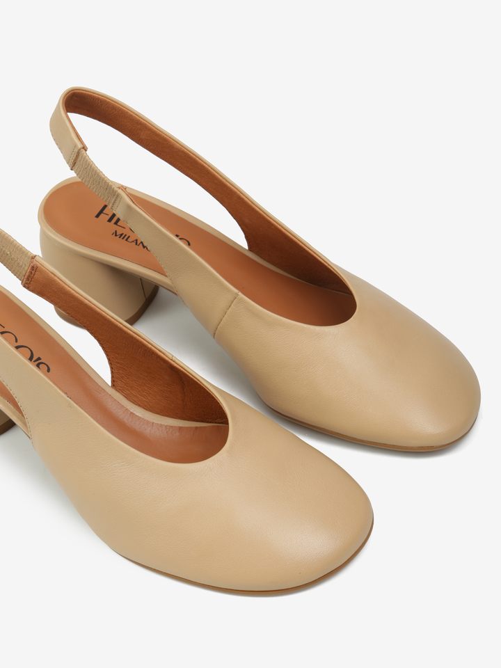 BEŻOWE CZÓŁENKA  Z ODKRYTĄ PIĘTĄ HEGO'S MILANO