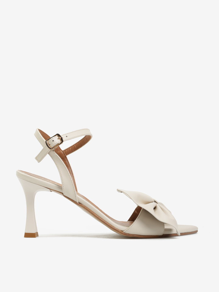 KREMOWE SANDAŁY HEGO'S Milano